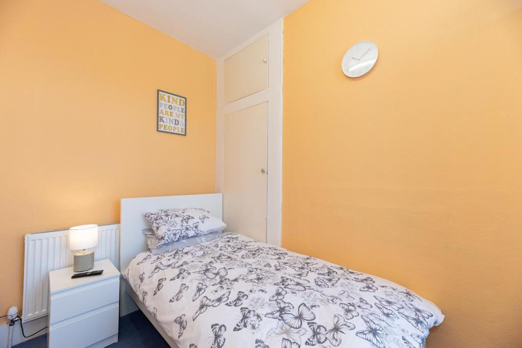 דירות לונדון Barking Road Comfy House מראה חיצוני תמונה